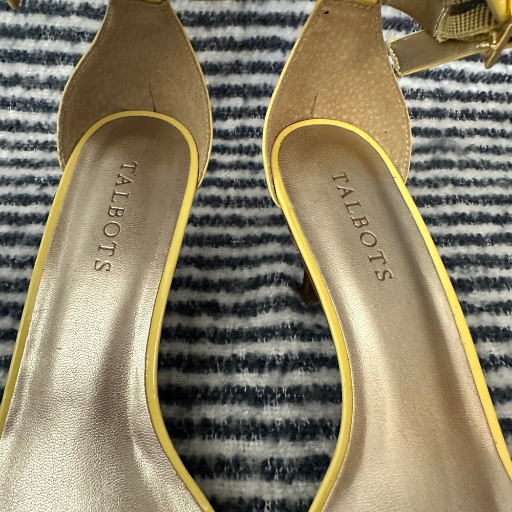 Talbots Yellow Ankle-Strap Flower Detail Sandals - Picture 4 of 10